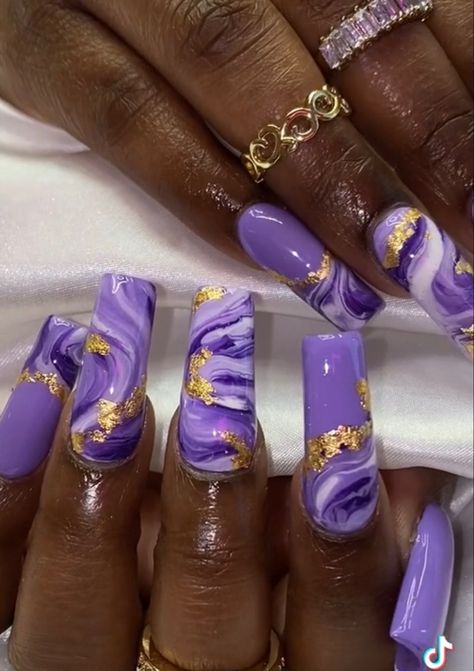 Purple And Gold Acrylic Nails, Purple And Gold Nails Acrylic, Purple And Gold Nails Designs, Lsu Nails, Purple And Yellow Nails, Purple And Gold Nails, Belle Nails, Gold Acrylic Nails, Gold Nail Designs