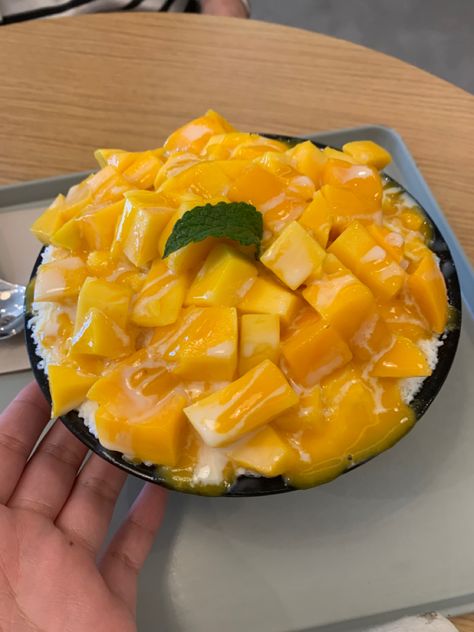 Delicious snow like shaved ice that was so expensive, $14 with tax 🙃 but so good it had condensed milk and lots of fresh mango i was in heaven Mango Shaved Ice, Shaved Ice, Condensed Milk, Mac And Cheese, Sweet Tooth, Mango, Milk