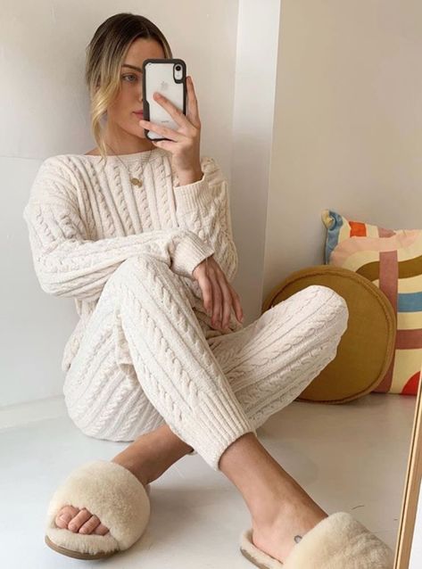 Cute Lounge Outfits, At Home Outfits, Lounge Outfits, Comfy Casual Outfits, Loungewear Outfits, Lounge Outfit, Knitted Clothes, Mode Casual, Cute Comfy Outfits