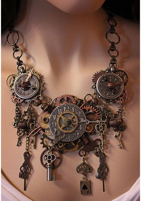 35 Cool Steam punk Art Ideas Which Will Blow Your Mind - Page 3 of 3 - Bored Art Faerie Ring, Steampunk Kunst, Industrial Necklace, Moda Steampunk, Clock Necklace, Gothic Mode, Mode Steampunk, Futurisme Retro, Art Steampunk