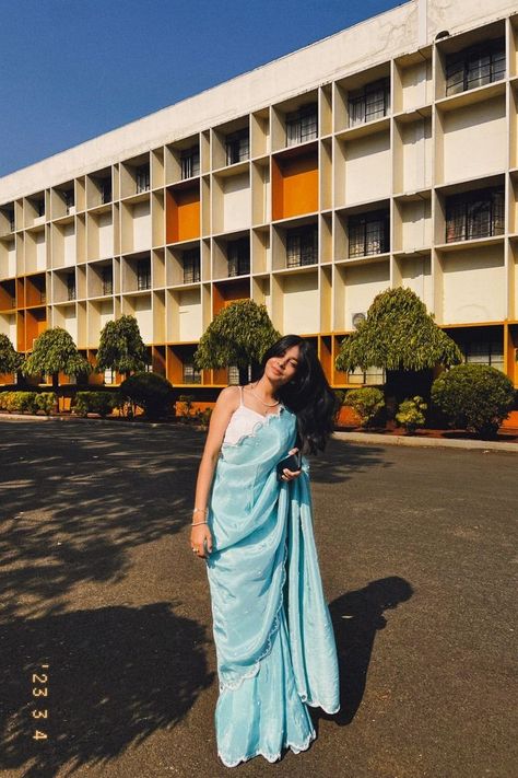 Saree Instagram Post Ideas, Desi Aesthetic Saree Look, Saree Instagram Post, Photos In Saree Ideas, Aesthetic Saree For Farewell, Indian Senior Pictures, Farewell Saree Aesthetic, Aesthetic Photo In Saree, Aesthetic Pose In Saree