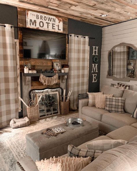 40 Farmhouse Accent Walls to Instantly Enhance Your Home Cozy Farmhouse Living Room, Modern Farmhouse Living Room Decor, Furnitur Ruang Keluarga, Farmhouse Living Room Furniture, Farmhouse Living Room Decor Ideas, Rustic Farmhouse Living Room, Modern Farmhouse Living, Modern Farmhouse Living Room, Farmhouse Living Room