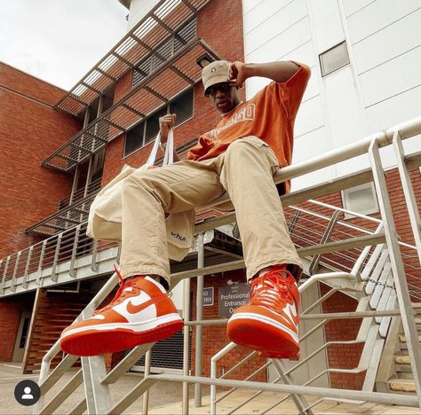 Pants Photoshoot, Shoe Poses, Urban Photoshoot, Styling Jordans, Jordan One, Graduation Shoot, Jordan Shoe, Jordan Ones, Shoes Ideas