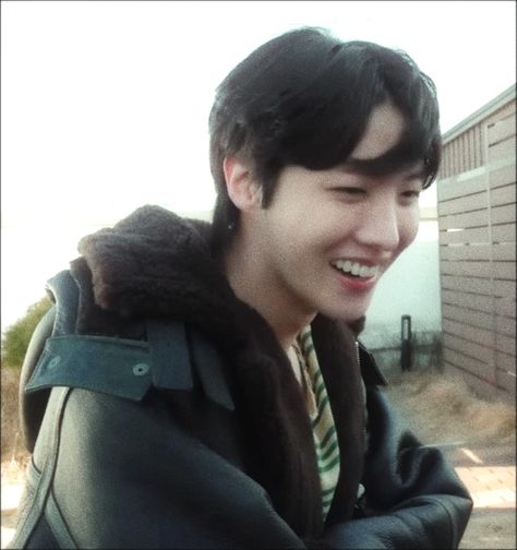 Bts J-hope Cute, Bare Face, Hoseok Bts, Bts J Hope, Bts Korea, Foto Bts, Bts Photo, Jung Hoseok, Kim Seokjin