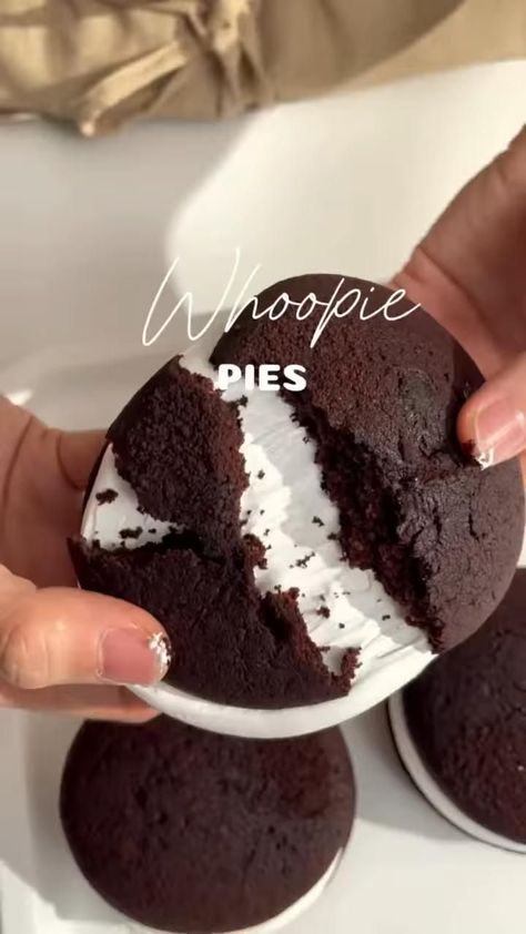 Homemade Whoopie Pies, Cake Recipes Without Milk, Melted Marshmallow, Marshmallow Candy, Easy Dessert Recipes Quick, Whoopie Pie, Sweet Dishes Recipes, Soft Sugar Cookies, Tasty Recipes Videos