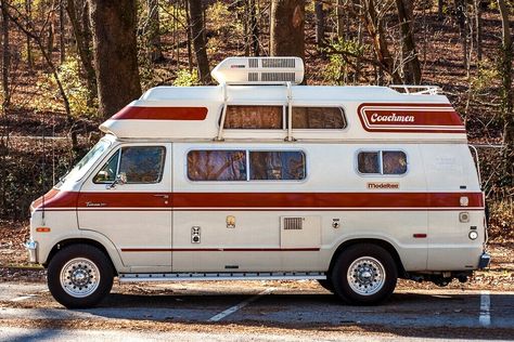 Dodge Van For Sale, Dodge Camper Van, Dodge Tradesman, 4x4 Camper Van, Van Dwelling, Classic Campers, 1970s Design, Dodge Van, Cool Campers