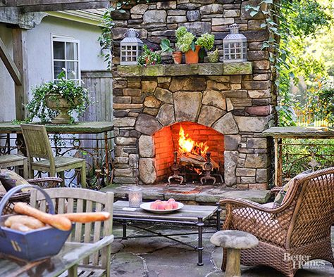 Update your patio, porch or backyard with these trendy vintage decorating ideas. These helpful tips and ideas will create a beautiful outdoor living space for your home. Make your flea market finds look amazing in your favorite outdoor spaces. Chimney Decoration, Exterior Chimney, Outdoor Chimney, Fieldstone Fireplace, Rustic Outdoor Fireplaces, Hearth Ideas, Design Camino, Garden Fireplace, Fireplace Decorating