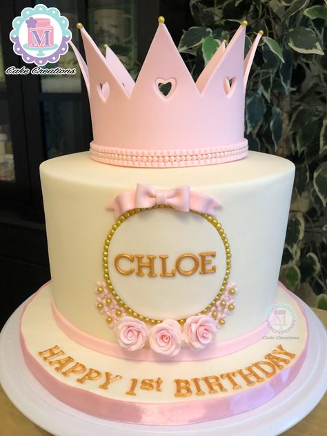 Tiara Cake Ideas, Simple Princess Theme Birthday Cake, Crown Cake Princess, Crown Cake Ideas, Crown Theme Cake, Crown Cake Design, Princess Theme Birthday Cake, Princess Tiara Cake, Princess Birthday Party Decorations Diy