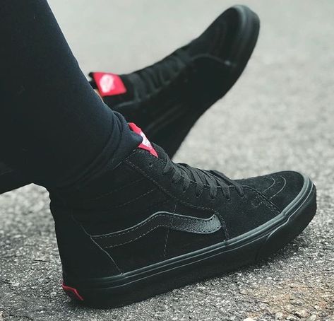 Sk8 Hi Vans Outfit Mens, Sk8 Hi Vans Outfit, Black Stylish Outfits, Vans Sk8 Hi Outfit, Mens Smart Casual Shoes, Black Canvas Shoes, How To Tie Shoes, Urban Sneakers, Sk8 Hi Vans