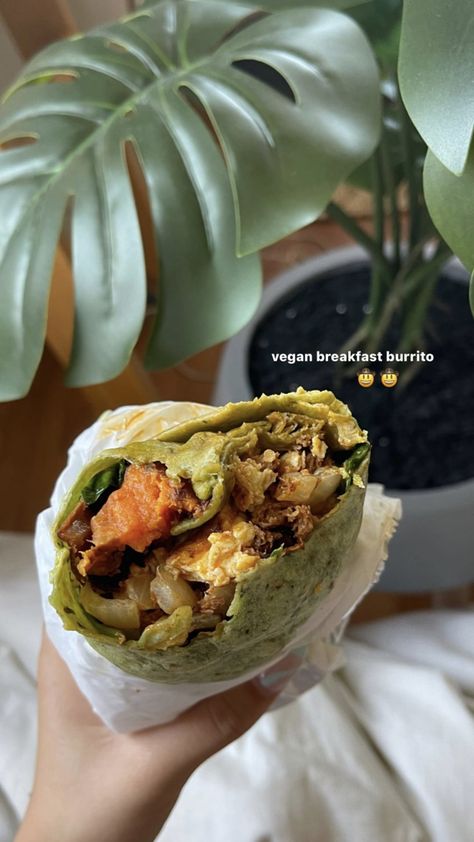 Breakfast Burrito Aesthetic, Vegan Breakfast Aesthetic, Burrito Aesthetic, Recipes For Dinner Party, Healthy Thanksgiving Recipes, Healthy Thanksgiving, Healthy Food Motivation, Healthy Lifestyle Food, Recipes For Dinner