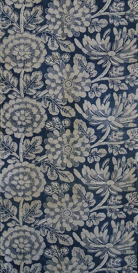 japan - katazome indigo cotton ~ Japanese Textiles Patterns Fabrics, Japanese Fabric Prints Textiles, Butterfly Print Pattern, Indigo Garden Fabric, Fabric Tiles, Indigo Japanese Textiles, Indigo Textiles, Indigo Floral, Indigo Dyed Fabric