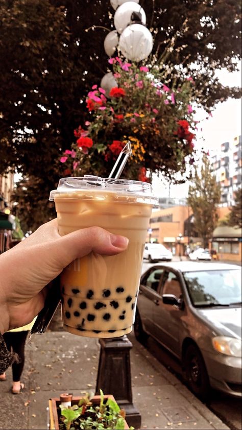 Iced Coffee Boba, Boba Astethic, Boba Milk Tea Aesthetic, Boba Quotes, Boba Iced Coffee, Ice Boba, Boba Tea Aesthetic, Coffee And Bakery, Boba Coffee