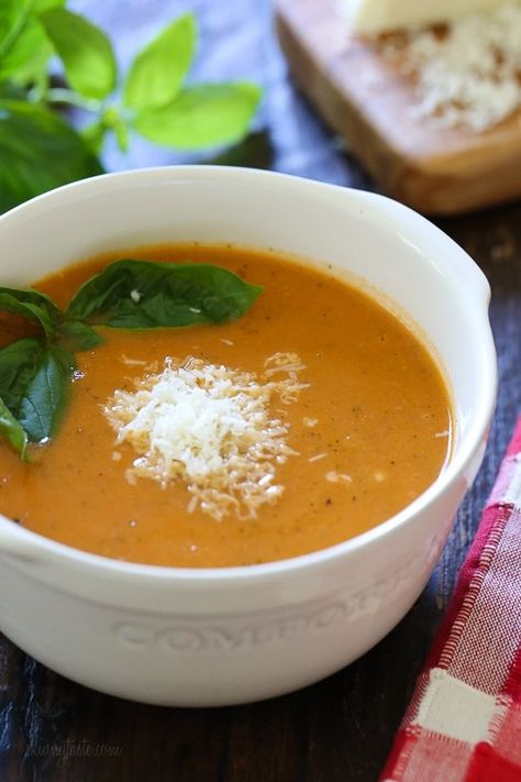 Instant Pot Tomato Basil Soup - Skinnytaste Slow Cooker Tomato Soup, Stovetop Chili, Canned Tomatoes, Basil Soup, Instant Pot Soup Recipes, Tomato Basil Soup, Instant Pot Soup, Eat Seasonal, Tomato Soup Recipes