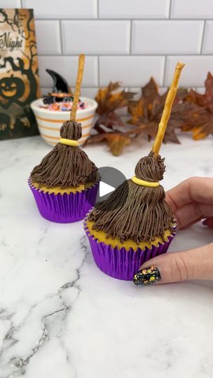 Which Hat Cupcakes, Halloween Cupcakes Fondant, Witch Cupcakes Halloween, November Cupcakes, Halloween Decorated Cupcakes, Yellow Cake Cupcakes, Mummy Cupcakes, Witch Season, Halloween Cupcakes Decoration