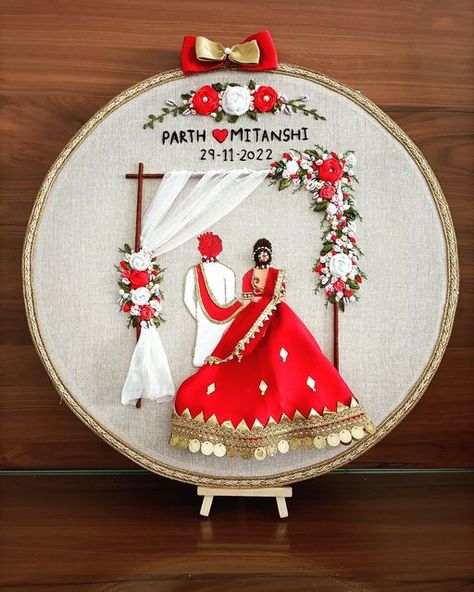 Marriage Embroidery Designs, Embroidery Wedding Card, Embroidery Wedding Designs, Embroidery Designs Hoop, Embroidery Hoop Art Tutorial, Embroidery Ring, Wedding Embroidery Hoop, Embroidery Hoop Decor, Hoop Art Embroidery