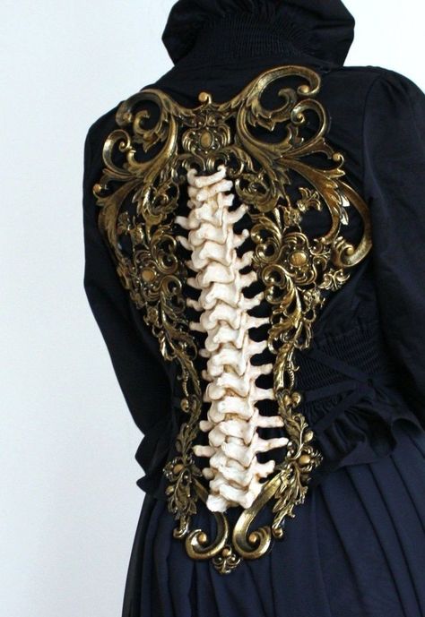 Fantasy Skeleton, Back Piece, 가을 패션, Handmade Gold, Fantasy Clothing, Fantasy Fashion, Character Outfits, Bella Hadid, Costume Design