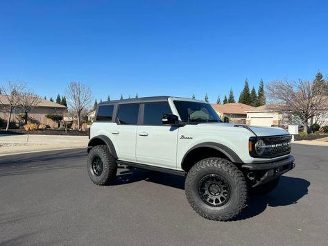 2023 Ford Bronco Wildtrak, Ford Bronco Soft Top, Big Bend Ford Bronco, White Ford Bronco 2022, Cactus Gray Bronco, Ford Bronco 2023 4 Door, New Bronco Lifted, Ford Bronco Outer Banks Cactus Grey, Cactus Gray Ford Bronco