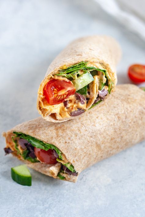 Vegan Greek Salad, Greek Salad Wrap, Hummus Cucumber, Vegan School Lunch, Salad Wrap, Vegan Greek, Healthy Foods To Make, Resep Salad, Vegan Wraps