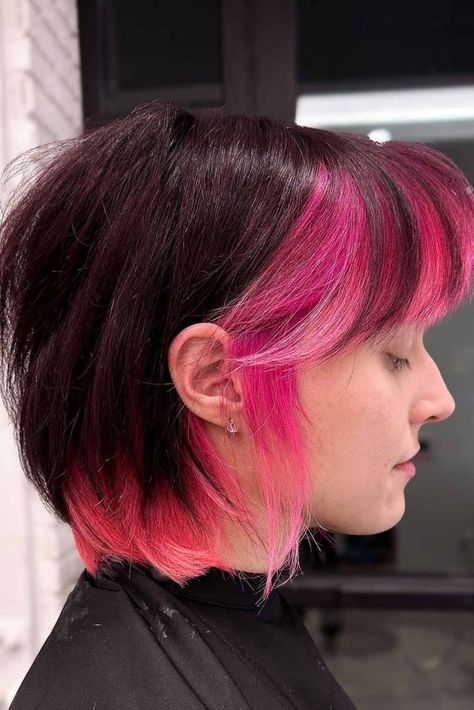 Short Hair with Bangs: The Ultimate Guide to Celebrity-Favored Cuts ★ Short Hair Colour Ideas, Colored Bangs, Two Color Hair, Short Dyed Hair, Pink Hair Color Ideas, Pixie Undercut, Pink Hair Color, Trendy Hair Styles, Messy Bob