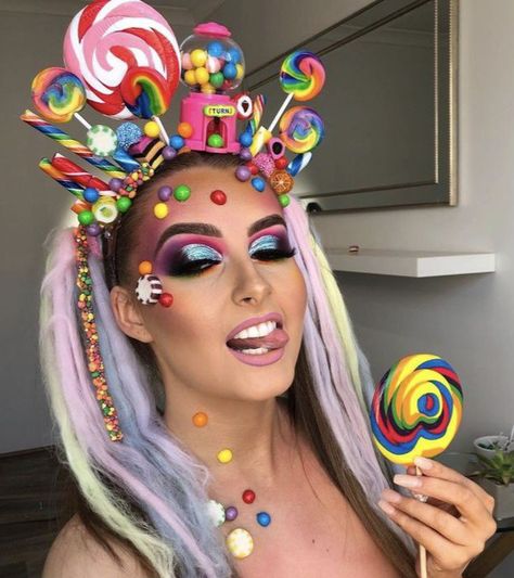 Candy Land Couples Costume, Candy Headpiece Diy, Candy Shop Costume, Candy Land Hair Ideas, Candy Land Costume Ideas, Lollipop Costume Women, Candy Themed Halloween Costumes, Candy Land Costumes Women Diy, Eye Candy Costume