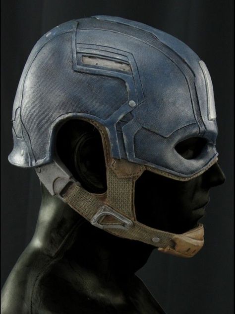 Captain America Helmet, Batman Concept Art, Captain America Cosplay, Batman Concept, Cosplay Helmet, Armor Clothing, Futuristic Armour, Captain America Shield, Cosplay Armor