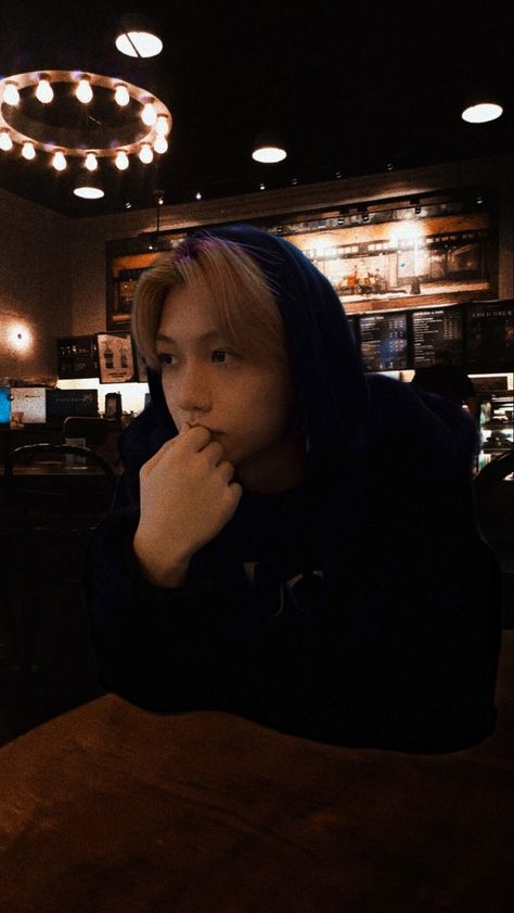 Felix Boyfriend Material Wallpaper, Lee Felix Boyfriend Material, Felix Boyfriend Material, Felix Boyfriend, Boyfriend Material Wallpaper, J Hope Smile, Edit Wallpaper, Celebrity Look Alike, Bts Blackpink