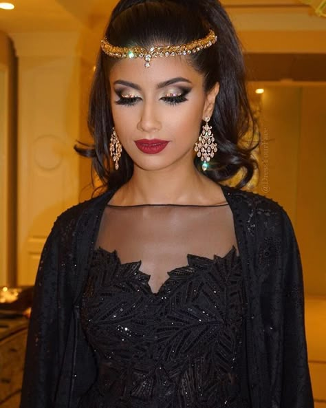 ShaguftaHussein🌸 Arabian Nights Prom, Wedding Musts, Posh Wedding, Arabian Nights Party, Arabian Knights, Eastern Makeup, Arabic Makeup, Night Hairstyles, Arabian Night