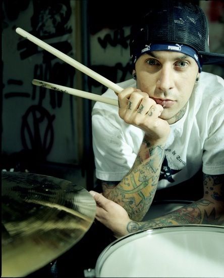 Travis Barker Drum Photoshoot, Blink 182 Tom, Band Photography, Travis Barker, Top Songs, Die Young, Band Photos, Blink 182, Drummers