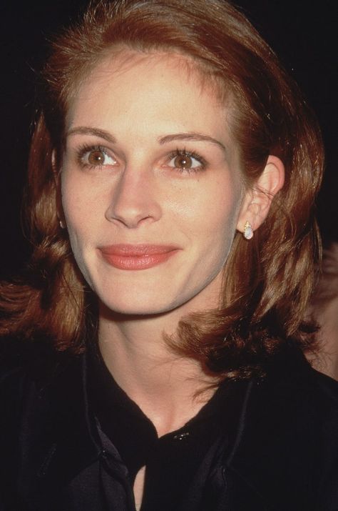 Julia Roberts 90s Makeup, Julia Roberts Ginger Hair, Julia Roberts Makeup 90s, Julia Roberts Hair 90s, Julia Roberts Red Hair, Julia Roberts Makeup, Julia Roberts Short Hair, Julia Roberts 90s, Julia Aesthetic