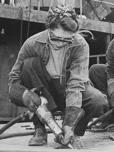 detail of "Chippers in a Shipyard" [Shipbuilding. Three Women Working], 1942. - WWII propaganda photo USA, women war workers Ww2 Women, Wwii Women, Wwii Propaganda, Chippers, Ship Building, Women Working, Usa Women, Three Women, Rosie The Riveter