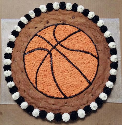 Basketball Cookie Cake, Cake Ideas Basketball, Basketball Cupcake Cakes Pull Apart, Basketball Cookie Cake Ideas, Basketball Sheet Cake Ideas, Round Basketball Cake, Basketball Cakes, Sports Birthday Cakes, Work Treats