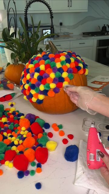 Gum Ball Pumpkin Decorating, Gumball Machine Pumpkin Decorating, Easy Diy Pumpkin Decor, Gumball Pumpkin Decorating, Pom Pom Pumpkins, Halloween Decorating Diy, Pompom Pumpkin, Melissa Metrano, Sharpie Cup