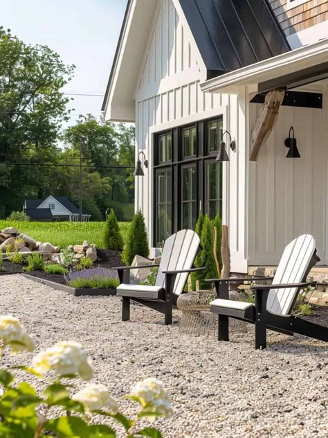 30 Gorgeous Gravel Patios: Affordable Outdoor Elegance Backyard Tanning, Gravel Patios, Gravel Patio Ideas, Farm Exterior, Farm Picnic, Backyard Zen, Farmhouse Pool, Pea Gravel Patio, Amazing Interiors