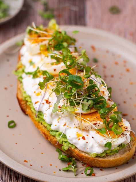 Avocado And Cottage Cheese Toast, Feta Avocado Toast, Avocado Toast With Cottage Cheese, Toast With Cottage Cheese, Egg And Avocado Toast, Pork Side Dishes, Brunch Board, College Recipes, Cottage Cheese Eggs