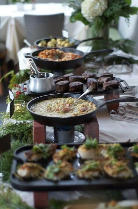 Cute idea for hot food w/o using ugly food warmers. Buffet Presentation, Buffet Set Up, Wedding Food Stations, Catering Buffet, Catering Display, Buffet Set, Buffet Ideas, Food Stations, Buffet Tables