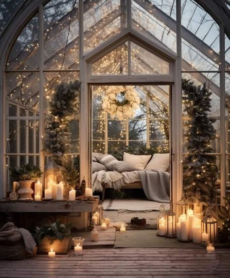 Shed Decor, Backyard Greenhouse, Beautiful Houses Interior, Backyard Entertaining, Diy Greenhouse, Romantic Garden, Small Balcony, Garden Shed, Holiday Design