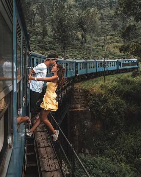 Destination Voyage, Train Rides, 인물 사진, Ubud, Travel Couple, Couples Photoshoot, Cute Couples Goals, Couple Posing, Couple Pictures