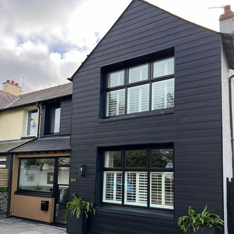 Cedral Click fibre cement cladding Outside Christmas Tree, Cladding Exterior, Black Cladding, Ideal Home Magazine, Nordic Homes, Shiplap Cladding, House Cladding, Exterior Makeover, Timber Cladding