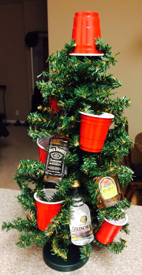 Liquor Baskets Ideas, Non Alcoholic Gift Baskets, Mini Alcohol Christmas Tree, Alcohol Gift Basket Christmas, Alcohol Christmas Tree, Alcohol Christmas Gifts, Funny Gift Baskets, Alcoholic Gifts, Beer Cakes