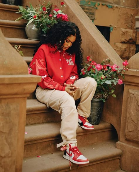 Teyana Taylor Jordan 1 Outfit, Teyana Taylor Outfits Streetwear, Teyana Taylor Fashion, Teanna Taylor Outfits, Teyana Taylor Style Tomboy, Teyana Taylor Streetwear, Teyana Taylor Outfits Tomboys, Teyana Taylor Style, Teyana Taylor Outfits