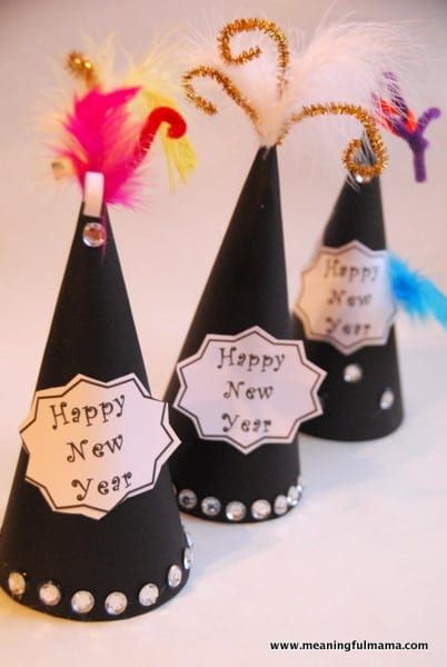 New Years Eve Diy, New Year's Eve Crafts, New Year's Eve Activities, New Years Hat, New Year Diy, Paper Hats, Holiday Crafts For Kids, New Year's Crafts, New Year Celebration