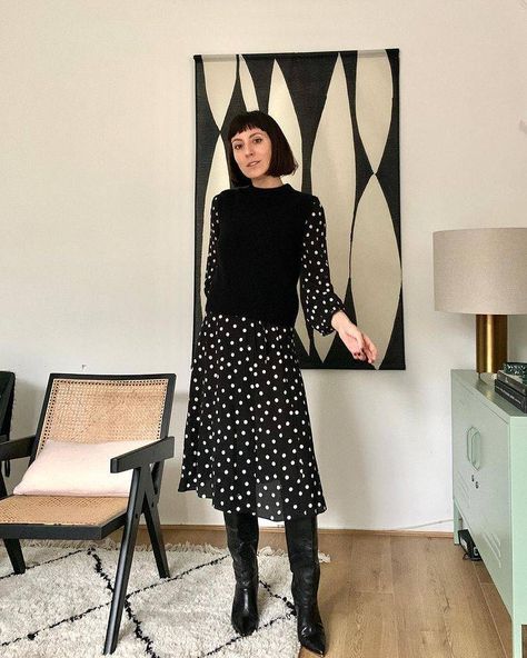 Midi Dress With Tights, Dress With Tights Outfit, Shoes To Wear With Dresses, High Heel Loafers, Seasonal Outfits, Autumn Shoes, Thick Tights, Black White Outfit, White Tights