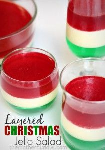 Layered Christmas Jello Salad Xmas Jello Recipes, Jello In A Can, Christmas Jello Mold, Christmas Jello Salad, Layered Jello Recipe, Jello Creations, Kersfees Idees, Easy Goulash, Christmas Jello