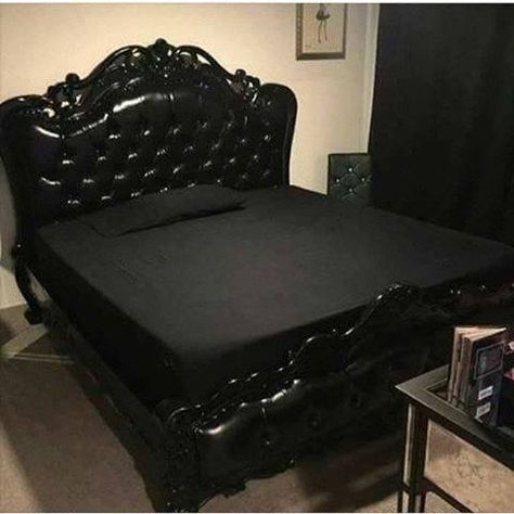 Gothic Decor Bedroom, Gothic Room, Gothic Bedroom, Gothic Furniture, Dark Home Decor, Vanity Ideas, Goth Home Decor, Bedroom Black, Trendy Bedroom