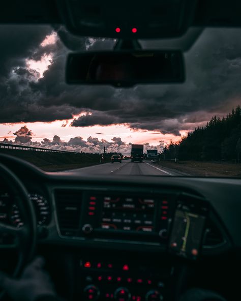 Highway To Hell #cloudscape #cloud #dash #window #car #driving #roadtrip #sunset #dusk #view #windscreen #mirror #radio #driver #passenger #evening #sky #contrast #dramatic #road #4K #wallpaper #hdwallpaper #desktop Permit Aesthetic, Car Side View, Learners Permit, Drivers Permit, Drivers Ed, Drivers Education, Teen Driver, Public Domain Photos, Time Lapse Photography