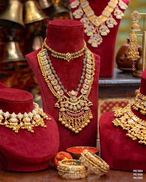 WhatsApp : +917016466150  22kt Gold Heritage Necklace set | Harit Zaveri Jewelers | Ahmedabad, India. Fancy Diamond Ring, 22k Gold Necklace, Gold Bridal Necklace, Antique Necklaces Design, Antique Necklaces, Fancy Jewelry Necklace, Heritage Jewellery, Gold Bridal Jewellery Sets, Jewellery Indian