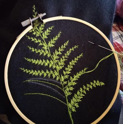 Fern Stitch Embroidery Tutorial, Embroidery Fern Leaves, Embroidered Leaves Tutorial, Fern Embroidery Pattern, Ferns Embroidery, Masculine Embroidery, Fern Stitch Embroidery, Embroidered Fern, Moss Embroidery