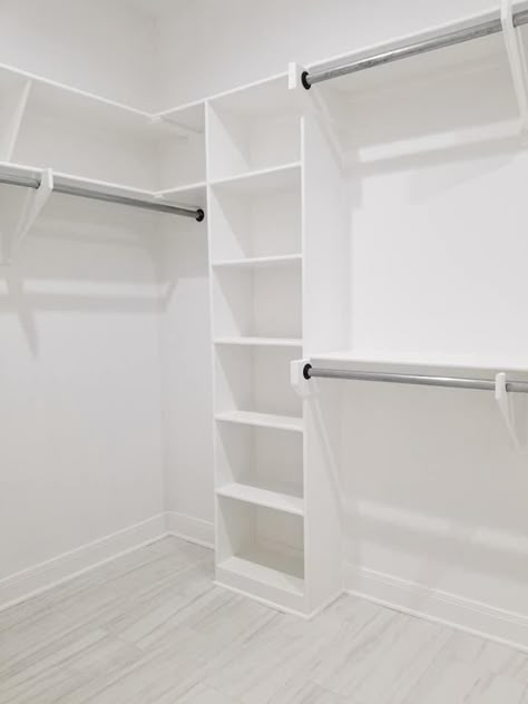 Entryway Walk In Closet Ideas, Corners In Closets, U Shape Closet Organization, Walk In Coat Closet Organization, Walk In Corner Closet, Corner Closet Hanging Ideas, Redo Small Walk In Closet, Small Corner Closet Organization, Square Closet Layout