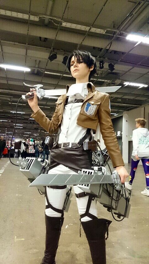 My Levi cosplay I had on confusion 2014. I’m put a lot of work into it and am really pleased with how it turned out. <3 photo: Joakim Wahlström. Cosplay Levi, Attack On Titan Costume, Aot Cosplay, Levi Cosplay, Anime Cosplay Ideas, Snk Cosplay, Captain Levi, Epic Cosplay, Ciel Phantomhive