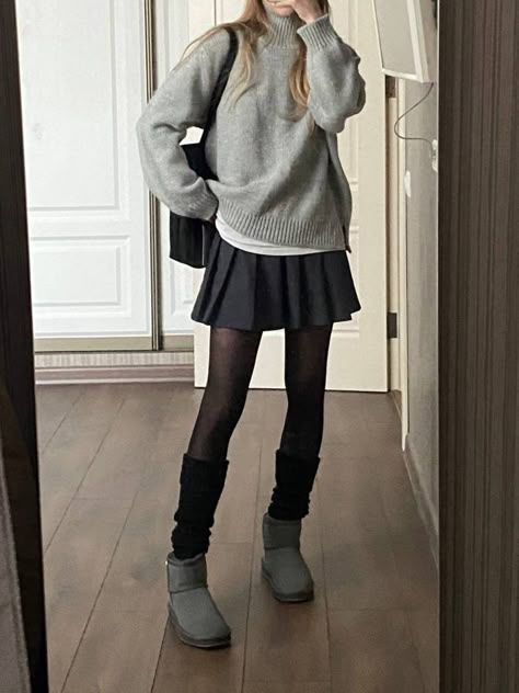 Skirt Outfits Fall, Estilo Indie, Sixth Form, Skandinavian Fashion, Cold Outfits, School Looks, Looks Street Style, Mode Inspo, 가을 패션